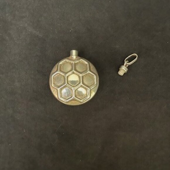 Vintage Mexican Sterling Silver Beehive Perfume Bottle Pendant Marked 925 - Picture 3 of 4